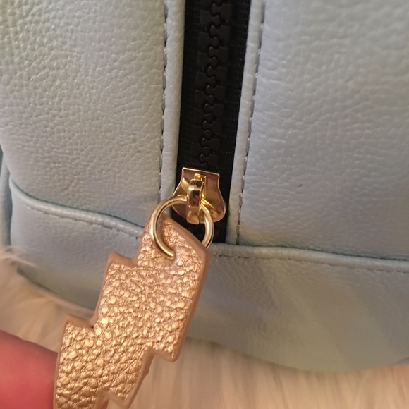 LAST ONE!  Betsey Johnson Lunch Tote - Picture 3 of 8